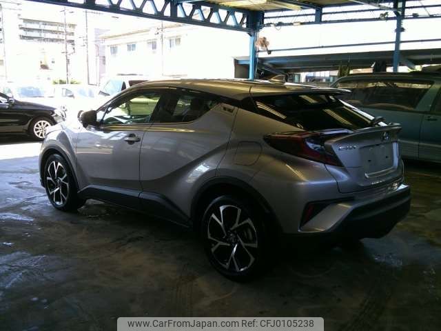 toyota c-hr 2017 -TOYOTA--C-HR DAA-ZYX10--ZYX10-2032951---TOYOTA--C-HR DAA-ZYX10--ZYX10-2032951- image 2