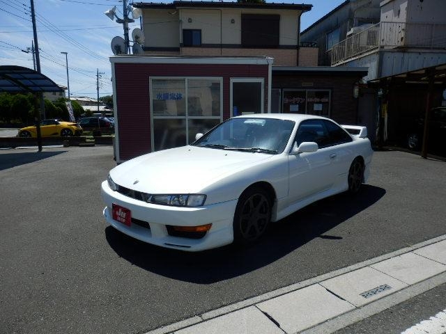 car_d9635c16-b803-4028-b96c-