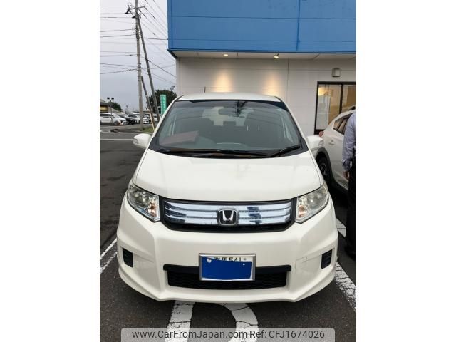 honda freed-spike 2013 CFJ1674026 image 1