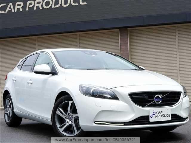 volvo v40 2016 -VOLVO 【神戸 303ｿ3957】--Volvo V40 MD4204T--G2335047---VOLVO 【神戸 303ｿ3957】--Volvo V40 MD4204T--G2335047- image 1