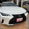 lexus is 2022 CFJ1806068 image 12