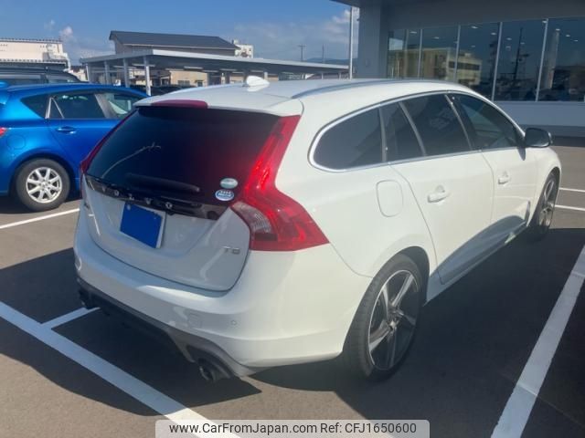volvo v60 2014 CFJ1650600 image 2