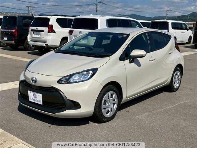 toyota aqua 2023 CFJ1753423 image 2