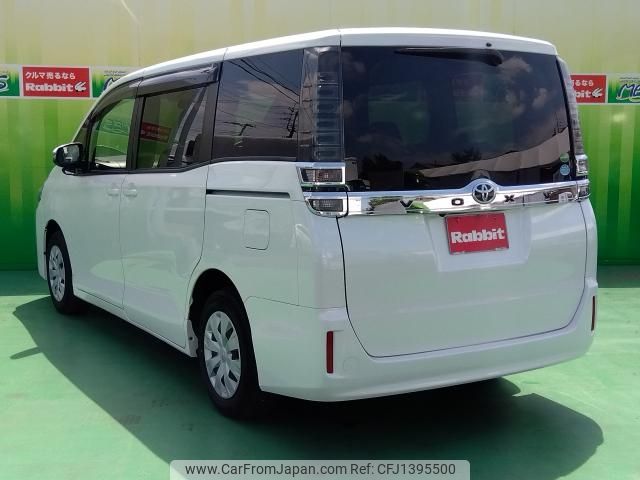 toyota voxy 2018 CFJ1395500 image 2