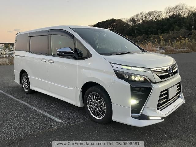 toyota voxy 2021 quick_quick_6AA-ZWR80W_ZWR80-0507302 image 1