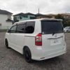 toyota noah 2013 CFJ1707154 image 2