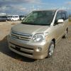 toyota noah 2005 Royal_trading_201112T image 2