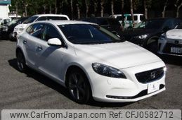 volvo v40 2014 -VOLVO 【足立 302ﾕ6193】--Volvo V40 MB4164T--E2149689---VOLVO 【足立 302ﾕ6193】--Volvo V40 MB4164T--E2149689-