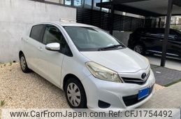 toyota vitz 2011 CFJ1754492