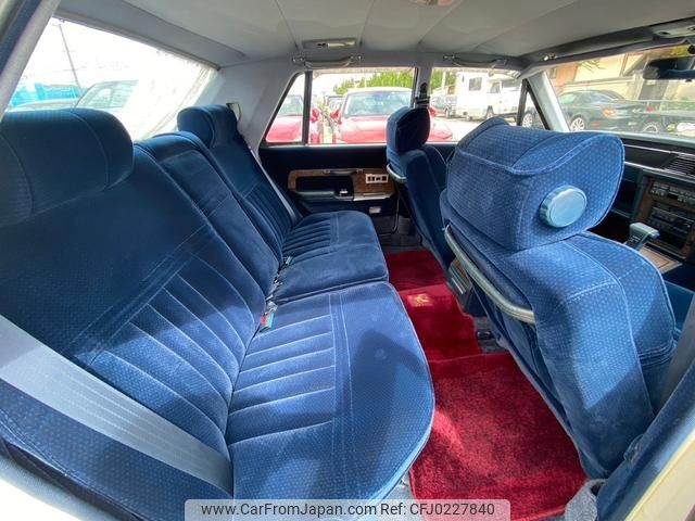 car_dabf53a7-9be0-4e5c-9b67-bd51336fb6b8_640_0