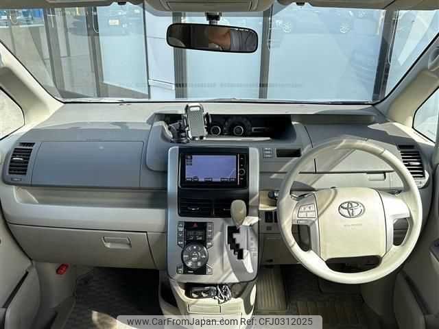 toyota noah 2010 TE2401 image 2