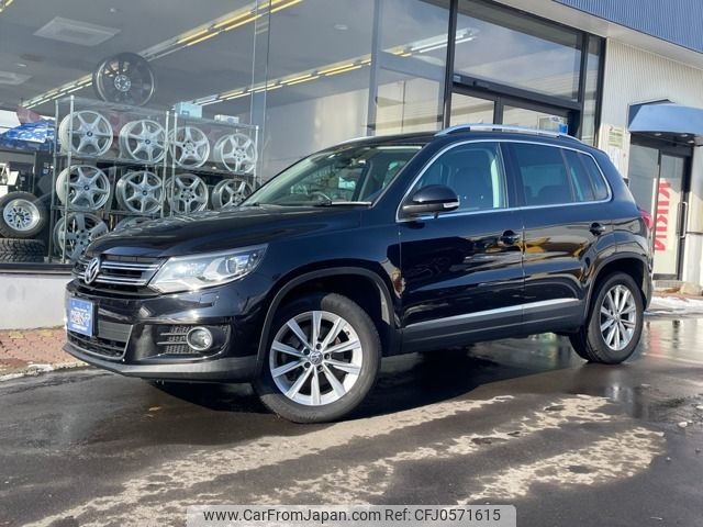 volkswagen tiguan 2013 -VOLKSWAGEN--VW Tiguan ABA-5NCCZ--WVGZZZ5NZDW026330---VOLKSWAGEN--VW Tiguan ABA-5NCCZ--WVGZZZ5NZDW026330- image 1