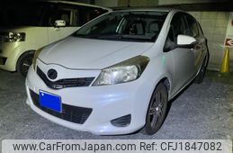 toyota vitz 2011 CFJ1847082