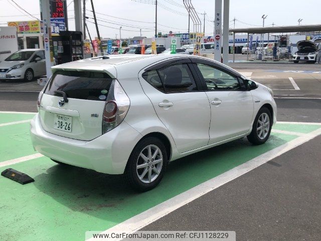 toyota aqua 2013 -TOYOTA 【群馬 501ﾑ3826】--AQUA NHP10--2226841---TOYOTA 【群馬 501ﾑ3826】--AQUA NHP10--2226841- image 2