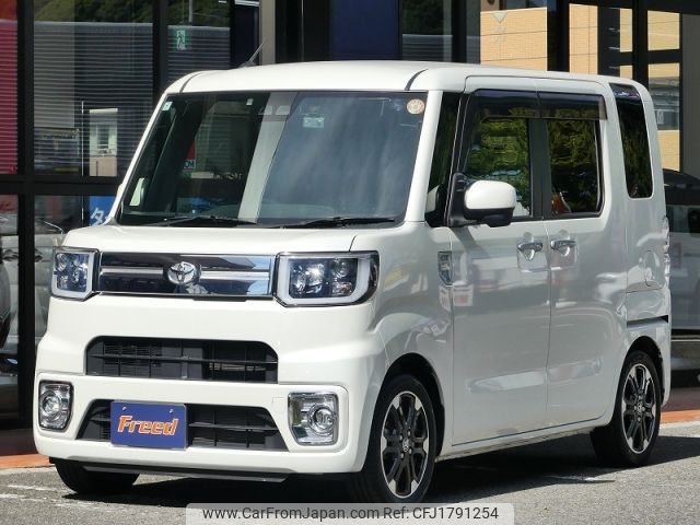 toyota pixis-mega 2019 CFJ1791254 image 1