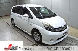 toyota isis 2012 CFJ1830011