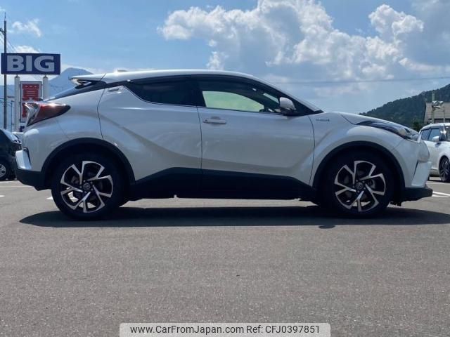 toyota c-hr 2017 quick_quick_DAA-ZYX10_ZYX10-2050723 image 2