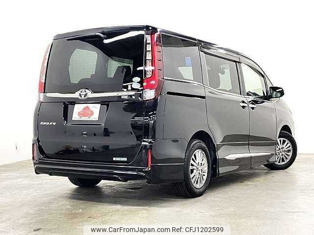 toyota esquire 2016 504928-930318 image 2