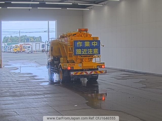 isuzu forward 2011 CFJ1646555 image 2
