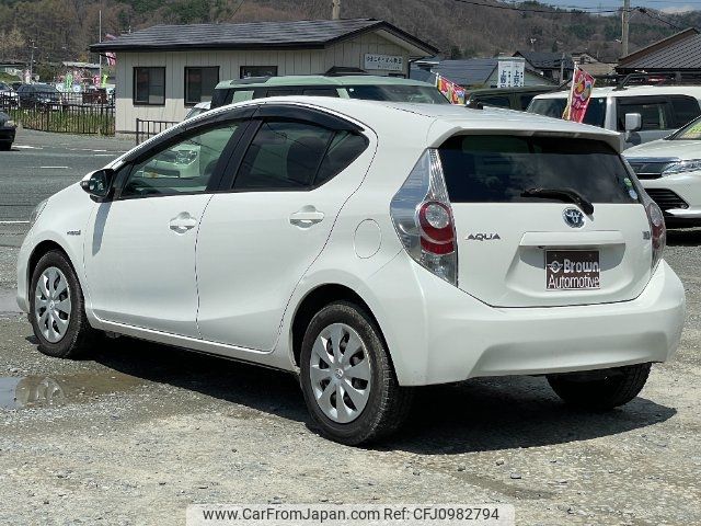 toyota aqua 2014 -TOYOTA--AQUA NHP10--6263130---TOYOTA--AQUA NHP10--6263130- image 2