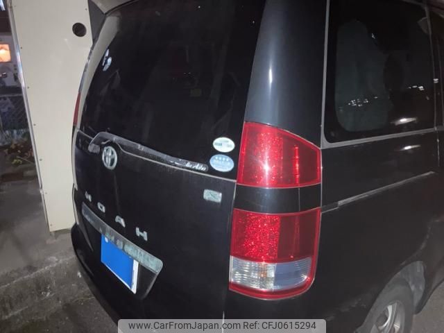 toyota noah 2005 -TOYOTA--Noah DBA-AZR60G--AZR60-0472530---TOYOTA--Noah DBA-AZR60G--AZR60-0472530- image 2