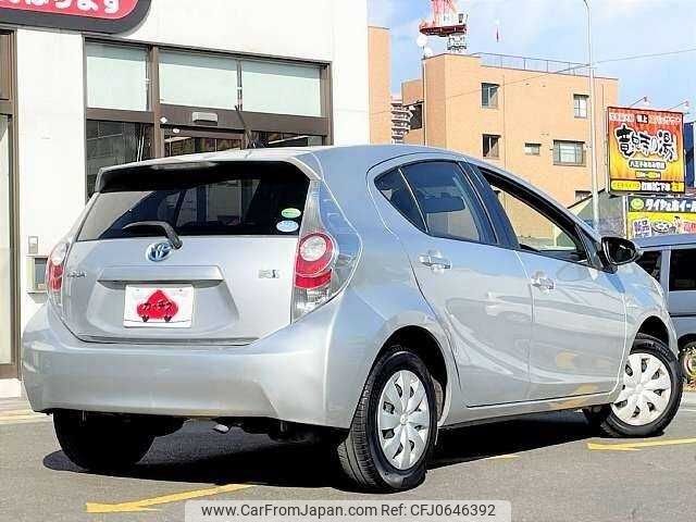 toyota aqua 2014 504928-927186 image 2