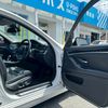 bmw 5-series 2017 CARSENSOR_JP_AU6436180794 image 15