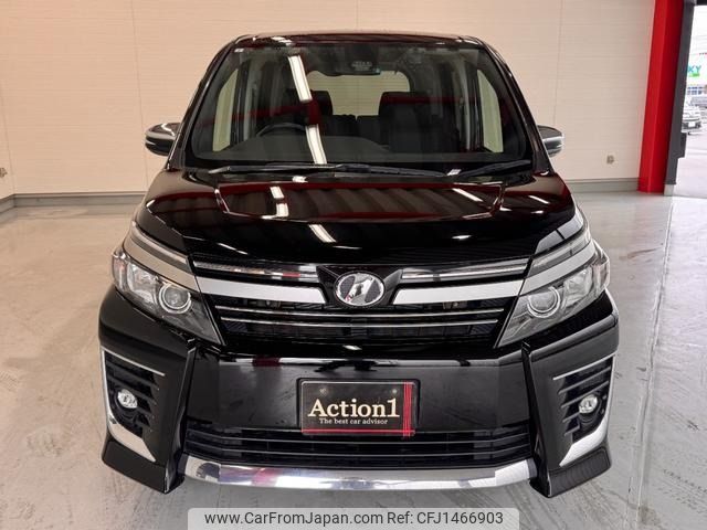 toyota voxy 2017 485 image 2