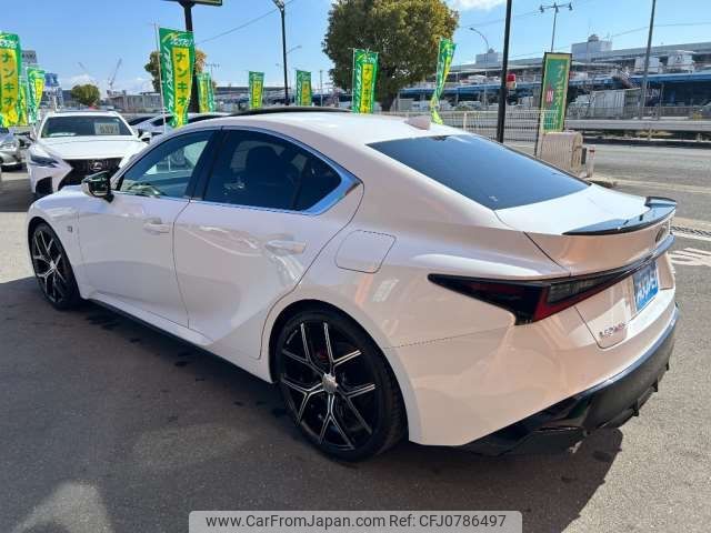 lexus is 2023 CFJ0786497 image 2