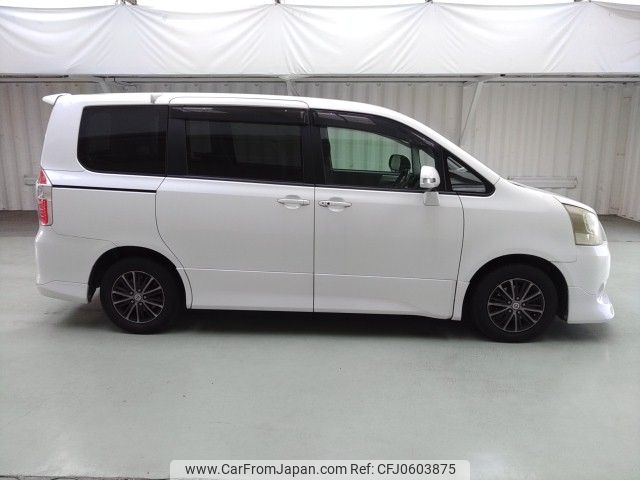 toyota noah 2010 ENHANCEAUTO_1_ea292802 image 2