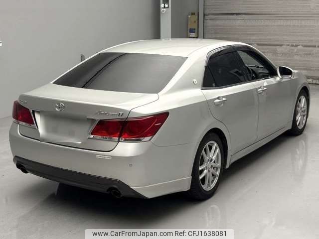 toyota crown 2013 CFJ1638081 image 2