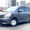 toyota noah 2010 CFJ1548207 image 1