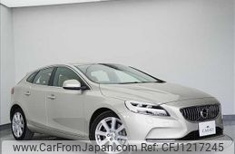 volvo v40 2017 -VOLVO 【京都 335ﾏ2017】--Volvo V40 MD4204T--H2413636---VOLVO 【京都 335ﾏ2017】--Volvo V40 MD4204T--H2413636-