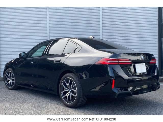 bmw 5-series 2024 CFJ1804238 image 2