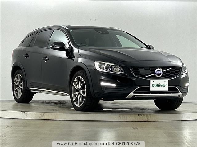 volvo v60 2018 CFJ1703775 image 1