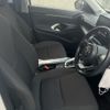 toyota yaris-cross 2021 CFJ1569151 image 11
