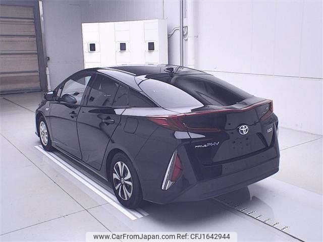 toyota prius-phv 2019 CFJ1642944 image 2