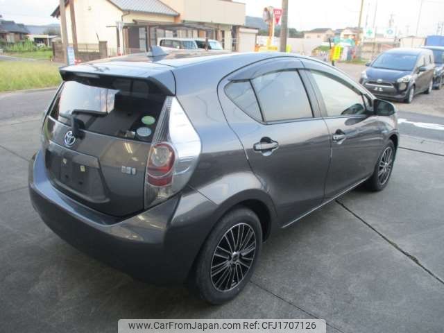 toyota aqua 2012 CFJ1707126 image 2
