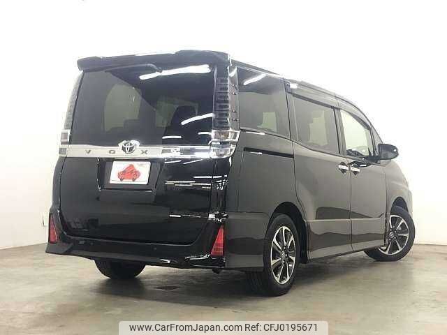 toyota voxy 2021 504928-923837 image 2