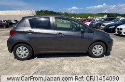 toyota vitz 2015 CFJ1454090