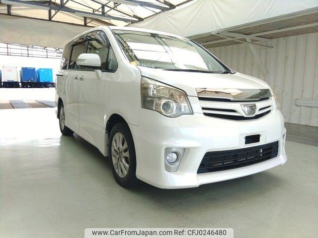 toyota noah 2011 ENHANCEAUTO_1_ea288308 image 1