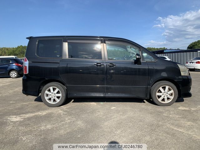 toyota noah 2007 NIKYO_ZX41904 image 1