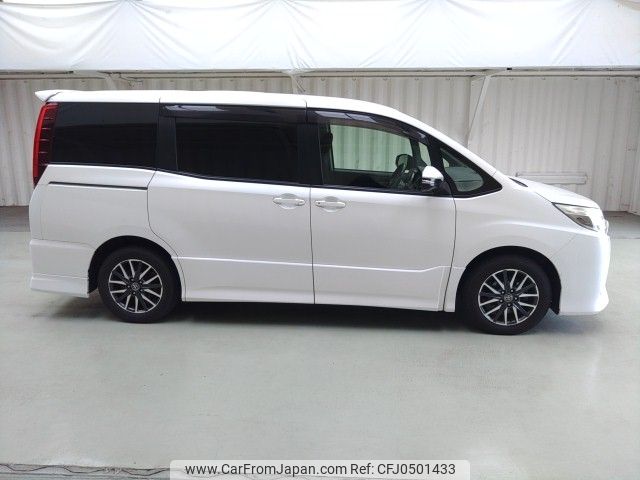 toyota noah 2014 ENHANCEAUTO_1_ea291442 image 2