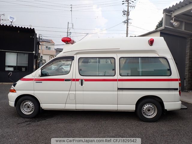toyota himedic 2004 CFJ1829542 image 2