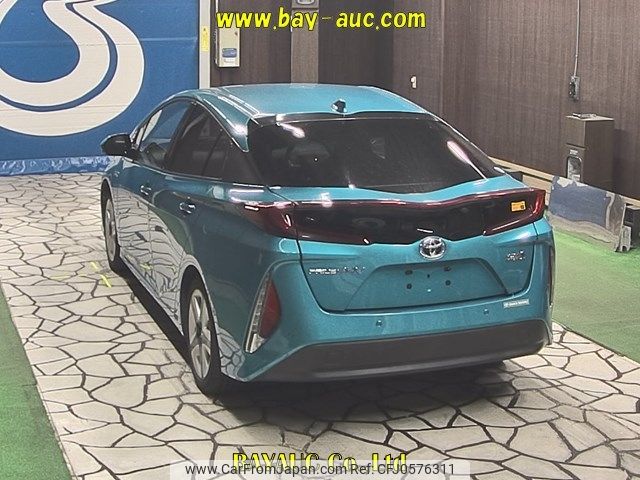 toyota prius-phv 2017 -TOYOTA--Prius PHV ZVW52-3010216---TOYOTA--Prius PHV ZVW52-3010216- image 2