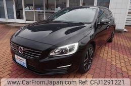 volvo v60 2017 quick_quick_FD4204T_YV1FWA8RDH1353824