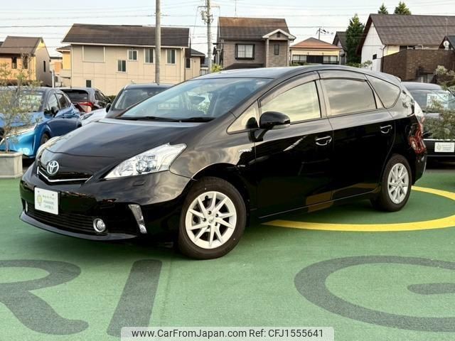 toyota prius-α 2013 CFJ1555641 image 1