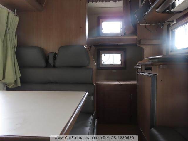toyota hiace-wagon 2013 GOO_JP_700040379030250602001 image 1