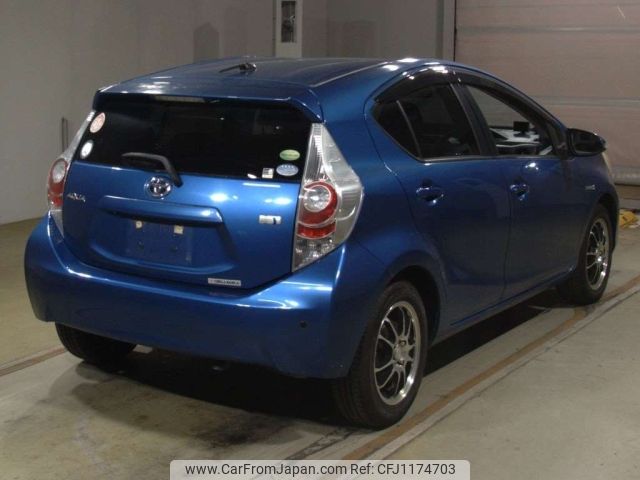 toyota aqua 2013 -TOYOTA--AQUA NHP10-6165886---TOYOTA--AQUA NHP10-6165886- image 2