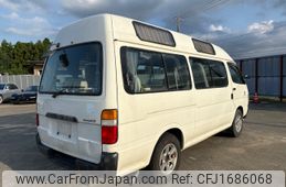toyota regiusace 2004 CFJ1686068